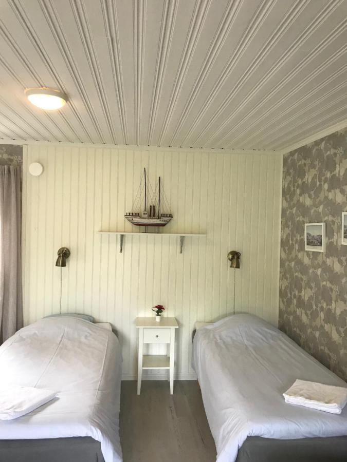 Bed and Breakfast Kastelholms Gaesthem à Sund Extérieur photo